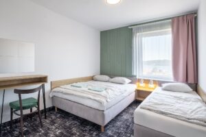 lóżko małżeńskie oraz lóżko pojedyncze