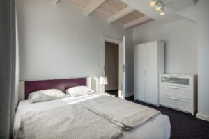 lóżko małżeńskie